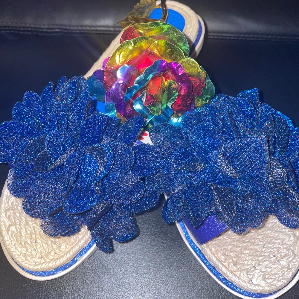 Elegant women’s slippers